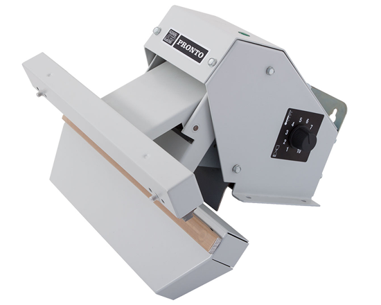 Soudeuse Audion Pronto Impulse - Soudeuse Pronto à impulsion : solution efficace pour fermer vos sacs
Polyvalente et performante, cette soudeuse à impulsion murale/de table s'adapte à vos besoins pour fermer rapidement et facilement des sacs en polyéthylène ou en polypropylène jusqu'à 255 mm de largeur. La minuterie intégrée garantit une soudure précise et optimale selon l'épaisseur du film, tandis que le bras de soudure manuel offre une utilisation simple et intuitive. Outil indispensable pour optimiser l'emballage de vos produits, cette soudeuse robuste et fiable vous accompagnera durablement.