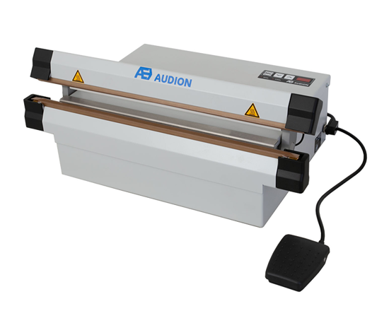 Soudeuse industrielle ISM - Cette soudeuse de table électrique est un véritable maître dans son domaine. Sa puissance et sa précision en font l'outil idéal pour l'emballage d'articles industriels et alimentaires. Dotée  entre autresde tendeurs de fils, sa soudure bi-active de 5 mm permet de souder des matériaux épais avec une grande précision. Le temps de soudure et de refroidissement est réglable avec précision sur le panneau de commande numérique. Garantie 3 ans.