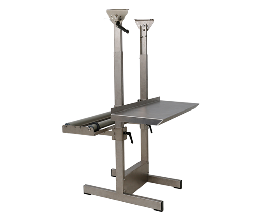 Supporto per ISM - Supporto pratico e solido per il montaggio dell'Industrial Sealmaster (ISM). 

Consente di regolare l'angolo di saldatura delle barre di saldatura per sigillare sacchetti voluminosi in una posizione più verticale. Ideale per prodotti in cui è richiesta maggiore flessibilità, come l'imballaggio di articoli più grandi o in assenza di spazio sul tavolo adatto. Utilizzare l'ISM da un supporto significa ottimizzare le prestazioni di imballaggio e una maggiore ergonomia per l'operatore. Nota: il tavolo di supporto per sacchetti e il portarotolo devono essere ordinati separatamente.
