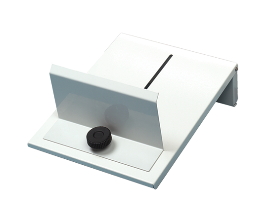 Table de travail avec support de sac pour Lamino - Cette table de travail robuste avec support de sac soutient votre sac pendant le processus de thermo-scellage et permet un positionnement plus facile du sac entre les machoirs,  laissant ainsi les mains libres. La table de travail est réglable en hauteurs, offrant ainsi le meilleur positionnement à votre produit.
