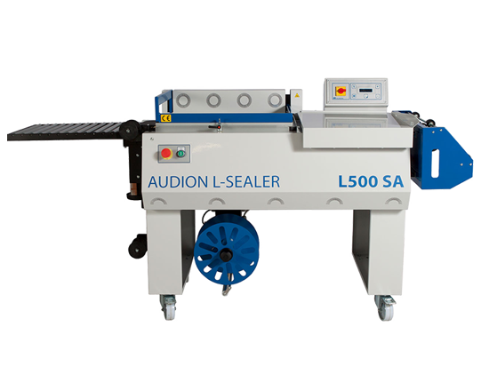 L 500SA - Cette scelleuse en L semi-automatique peut être utilisée pour emballer vos produits de manière rapide, sûre et présentable. Souvent utilisé en combinaison avec un tunnel de rétraction TE-Matic. Par rapport aux soudeuses en L traditionnelles, la série L d'Audion offre des rendements plus élevés ainsi que des soudures toujours solides. Possibilité de fonctionner avec un film central en polyéthylène et polyoléfine.